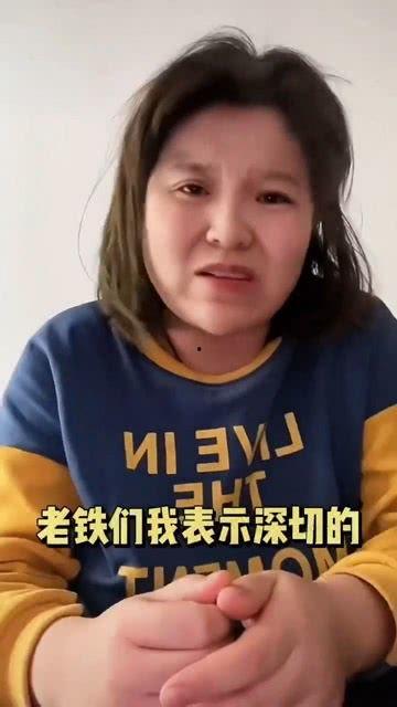 自拍网红吃瓜在线观看,自拍直播带你领略网络美食潮流